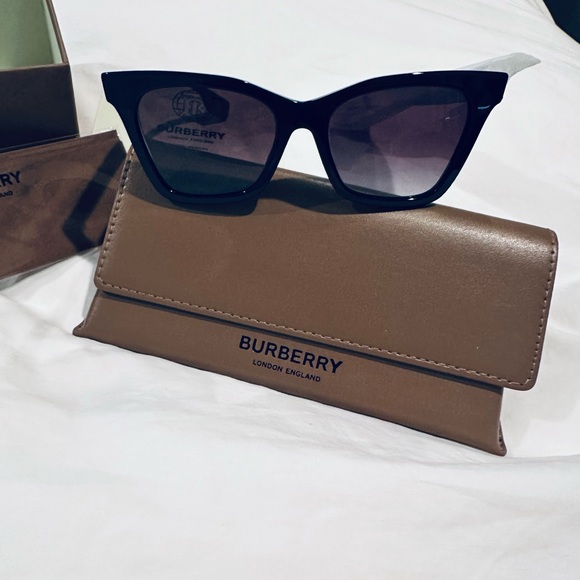 Burberry Elsa Sunglasses - Picture 1 of 3